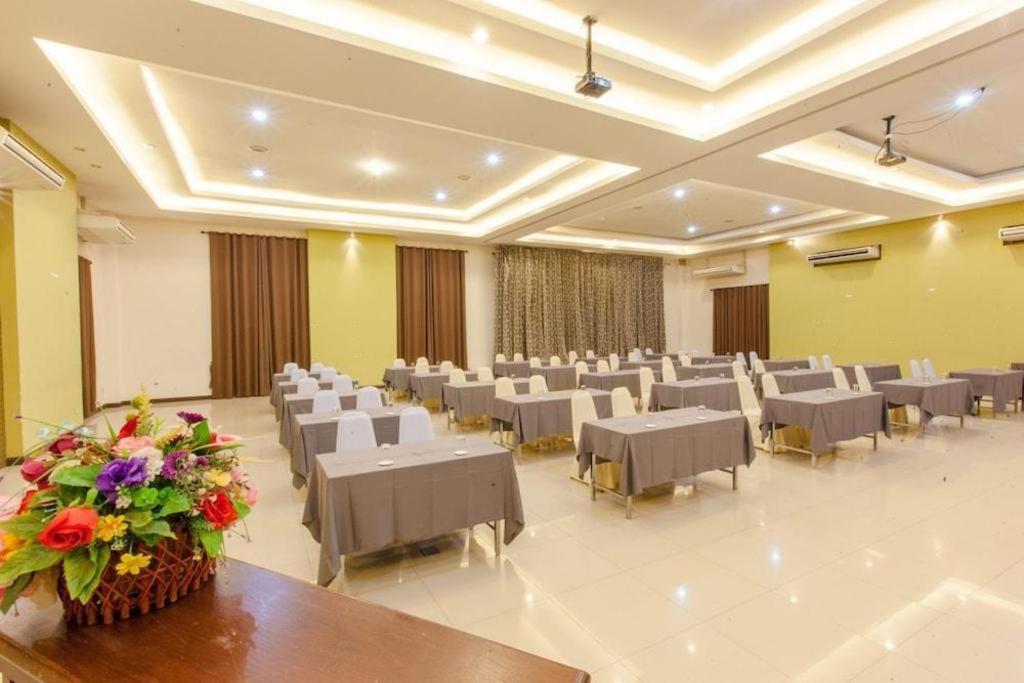 Varee Valley Resort And Restaurant Хон Каен Экстерьер фото